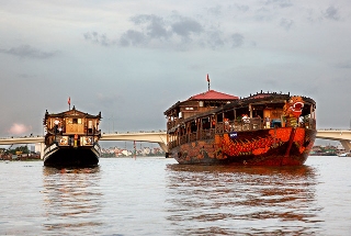 Bonsai Dinner Cruise on Saigon River, Vietnam